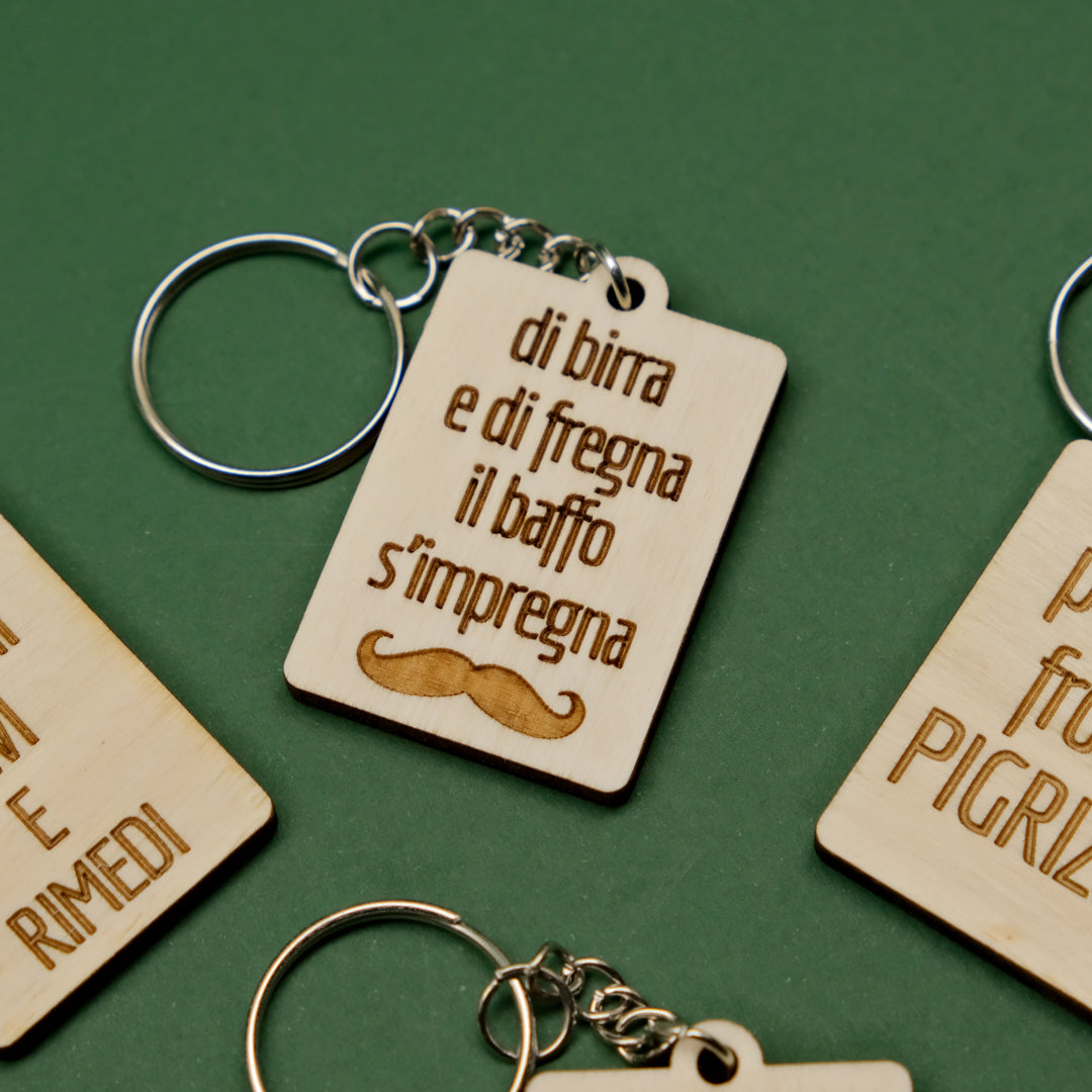 Portachiavi con frasi in legno
